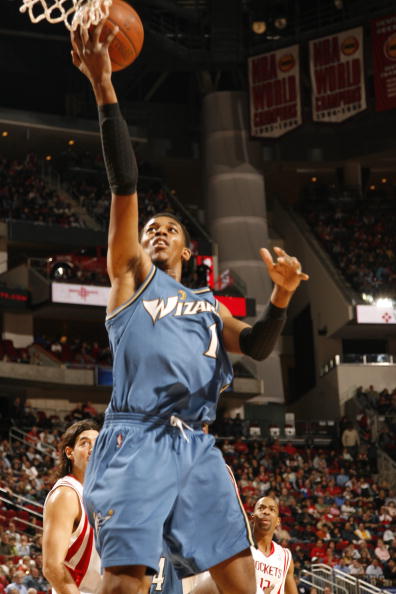 法比奥晒与古加搞怪合照：我们爱中国，很满意现在的生活状态（法比奥与古加搞怪合影曝光：称热爱中国，对当下生活十分满意）