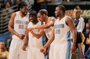 埃迪-豪：我们对阵曼联的战绩还不错，但曼联比上赛季强很多（埃迪-豪：对曼联战绩不俗，但他们较上赛季进步很大）