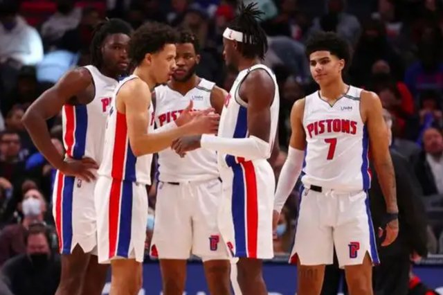 FIFA最佳评选专家组成员名单：贝尔、马尔蒂尼、佩佩等（FIFA最佳评选专家团名单出炉：贝尔、马尔蒂尼、佩佩等在列）