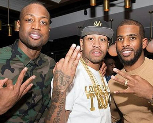 全能表现！詹姆斯半场13分7篮板6助攻，带队领先山西（詹皇全面开花：半场13分7篮板6助攻，率队暂时领先山西）