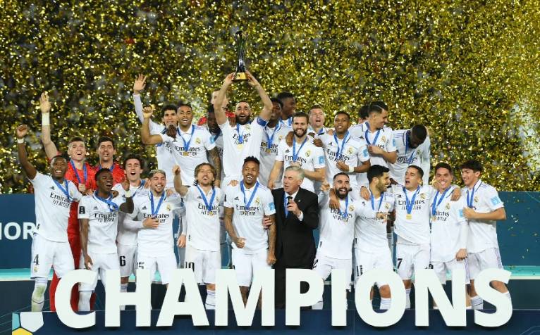 内马尔闪击打破3个多月进球荒，进球后兴奋尬舞庆祝（内马尔闪电破门终结三个多月的进球荒，随后兴奋热舞庆祝）