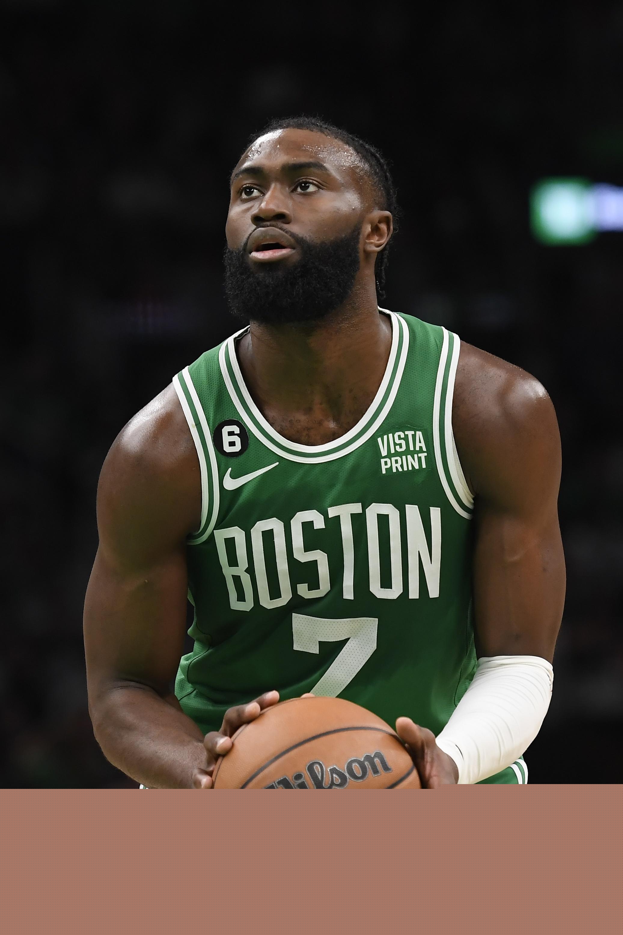 德甲最新积分战报 多特6轮不败稳居第3 差拜仁9分（德甲积分榜更新：多特近6轮不败稳居第三，落后拜仁9分）