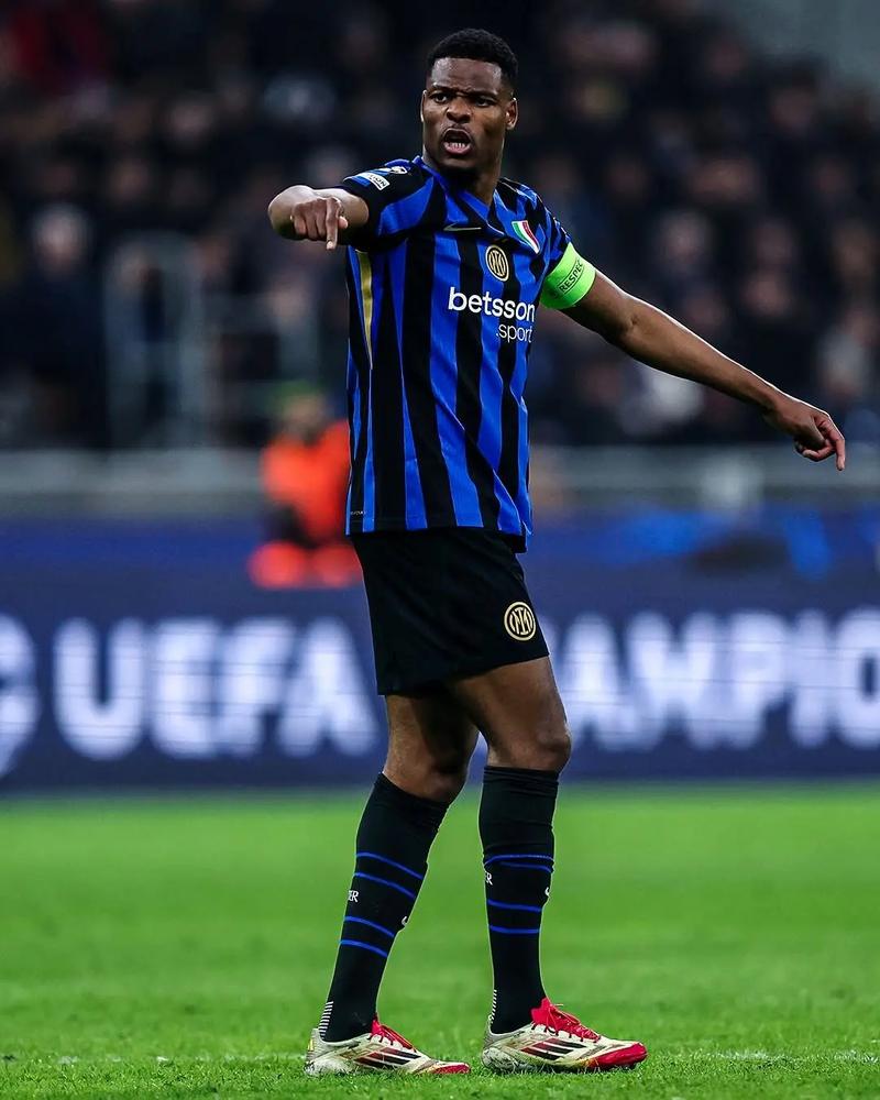 米体：彪马推出意大利超级杯用球，采用前沿科技打造（米体：彪马发布意大利超级杯官方比赛用球，前沿科技加持）