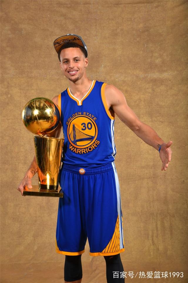 申花出征亚冠：六外援携手出战广岛，斯卢茨基誓言全力以赴（申花踏上亚冠征途：六外援合力挑战广岛，斯卢茨基承诺全力以赴）