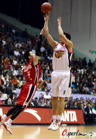 大巴黎锋线迎集体爆发 1隐患或致红军客场难胜（巴黎锋线全面复苏 一隐忧恐令红军客场难取胜）