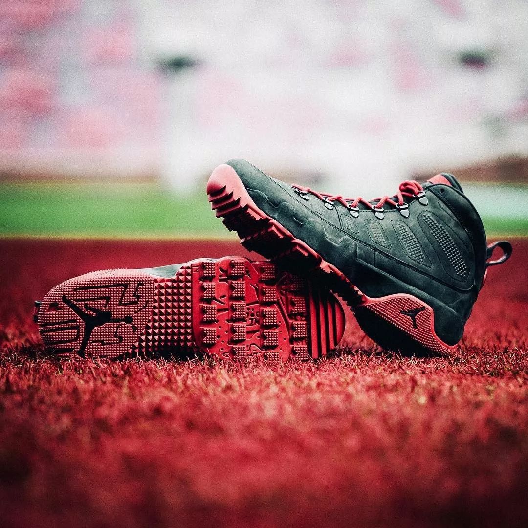 萨默尔：拜仁是德国足球的标杆，每名球员都全力为球队付出（萨默尔：拜仁堪称德国足球典范，所有球员都为球队倾尽全力）