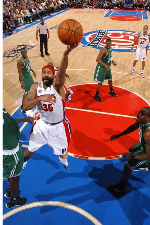 泰山磐石迎来青春风暴 鲁沪将士抵达力明备战围甲（青春风潮席卷泰山磐石，鲁沪将士会师力明备战围甲）