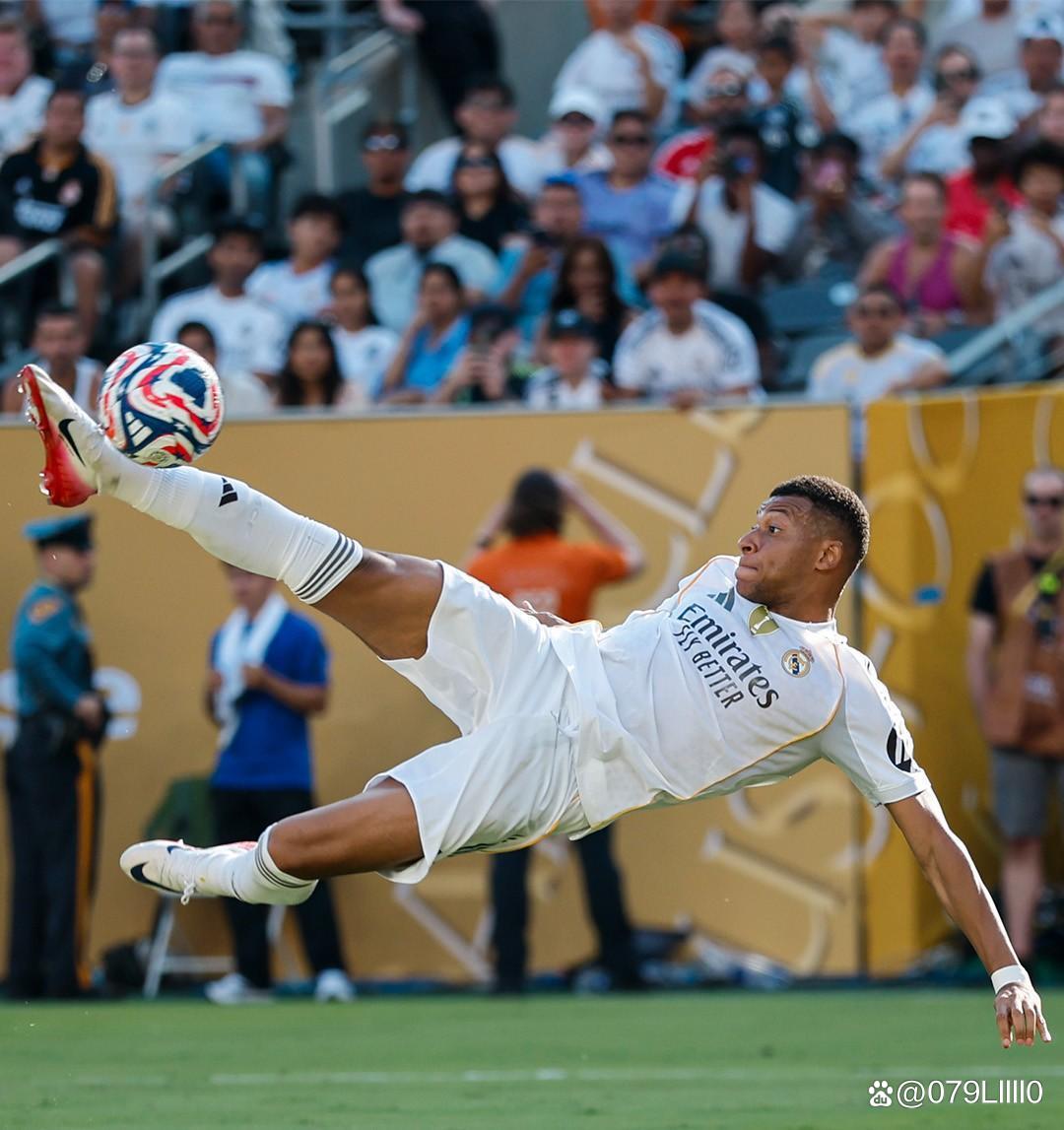 荣获迈阿密城市钥匙，梅西晒照：非常感谢迈阿密市的认可（梅西获赠迈阿密城市钥匙并晒照：感谢这座城市的认可）