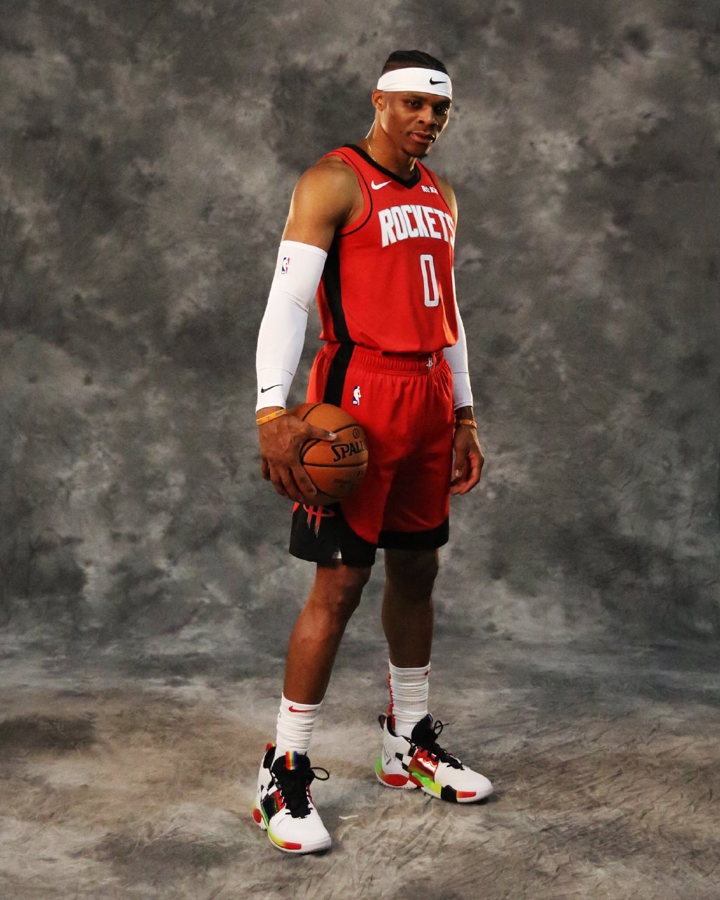 正义必胜：老八小真激辩梅西，小王老真翻案巴萨（正义当先：老八小真激辩梅西，小王老真为巴萨正名）