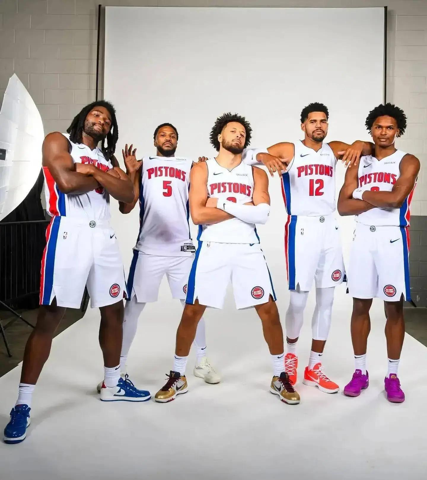 意媒：新星伊万-马耶首次入选一线队，他在国米的未来计划中（意媒：小将伊万-马耶首次跻身一线队，已被纳入国米未来规划）