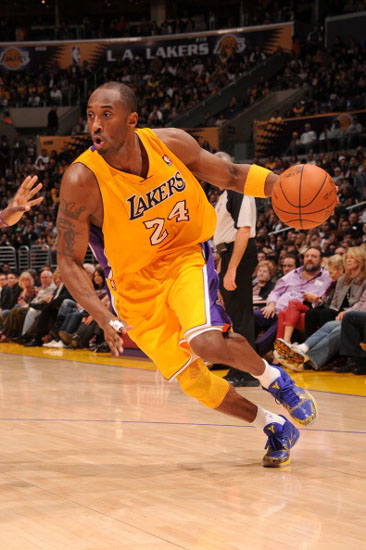 外媒：因科隆对马拉要价过高，拜仁接触波兰17岁边锋新星（外媒：科隆抬高马拉身价，拜仁转洽17岁波兰边锋新星）