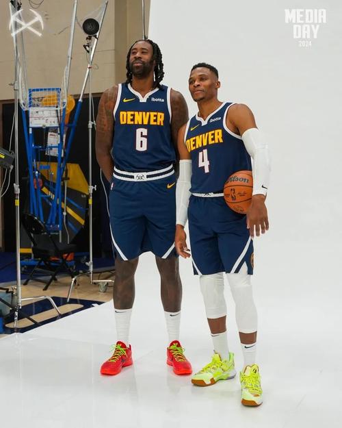 东体：足协曾考虑年初组织国足冬训，届时主教练也一并亮相（东体：足协曾计划在年初组织国足冬训，主教练将同期亮相）