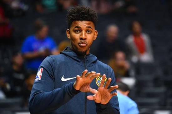 尼克斯球队的历史与魅力（纽约尼克斯的传承与风采）