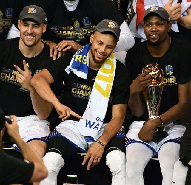 北京老男孩足球队，一张张熟悉的面孔，北京国安老球迷对他们一定不陌生吧？（北京老男孩足球队，那些熟悉的面孔，北京国安老球迷怎会陌生？）