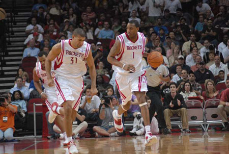 官方：沃尔夫斯堡买断里昂20岁后卫昆贝迪，双方签约至2029年（官宣：沃尔夫斯堡完成从里昂买断20岁后卫昆贝迪，合约至2029年）