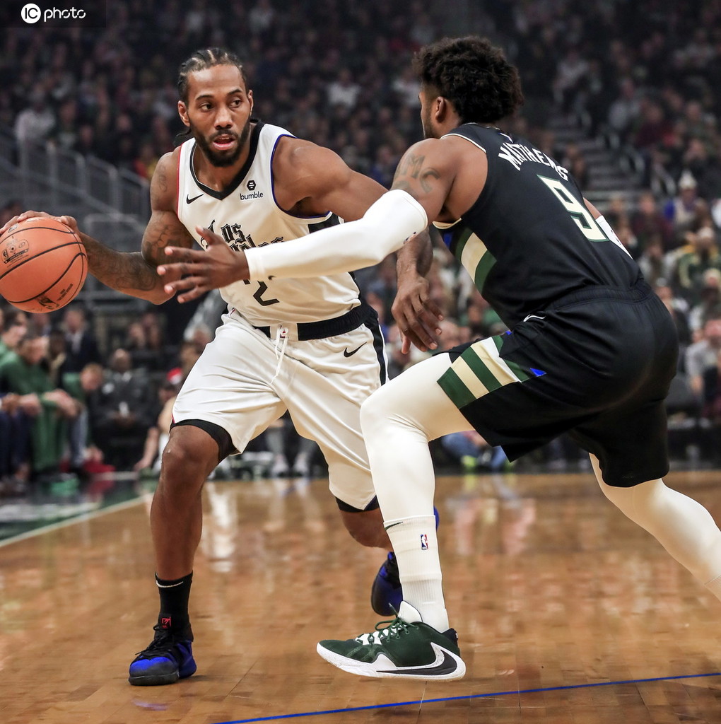 替补给力！冈萨雷斯10+10&正负值+37 加尔扎也两双&狂揽9前场板（替补发力！冈萨雷斯10+10正负值+37，加尔扎两双并抢下9个前场篮板）