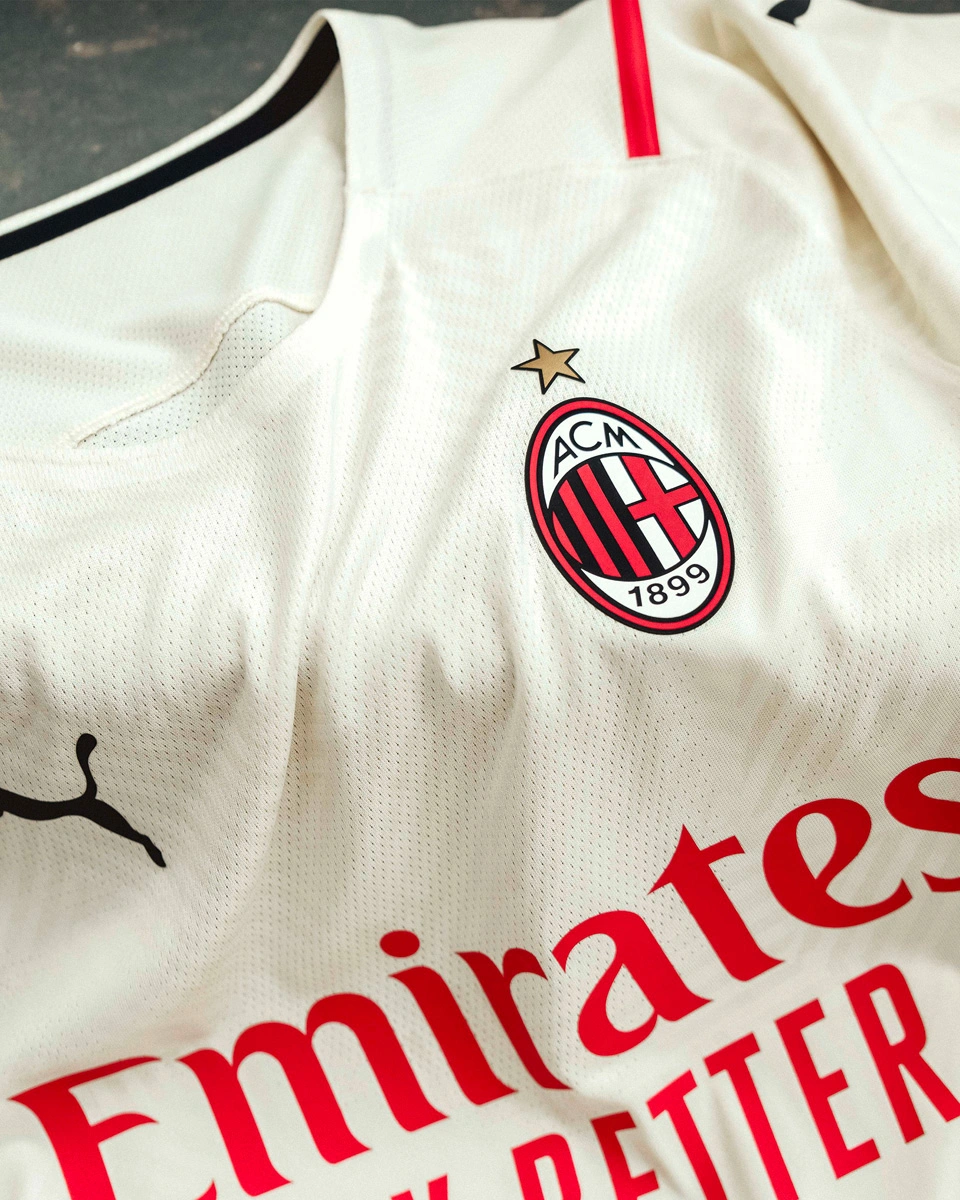 亚历山大轰37分救主，雷霆122-95大胜开拓者，杨瀚森8分难阻败局（亚历山大砍下37分助雷霆122-95擒开拓者，杨瀚森8分无力回天）