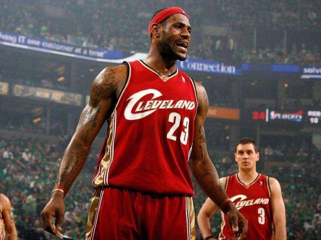 记者：苏亚雷斯有望重返民族队，数小时内将与主教练进行对话（记者称苏亚雷斯或回归民族队，预计数小时内与主帅会谈）